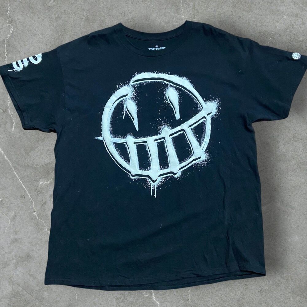 The Boys Graffiti Smiley Face TV Show Black White Puff Print T-Shirt Men's XL